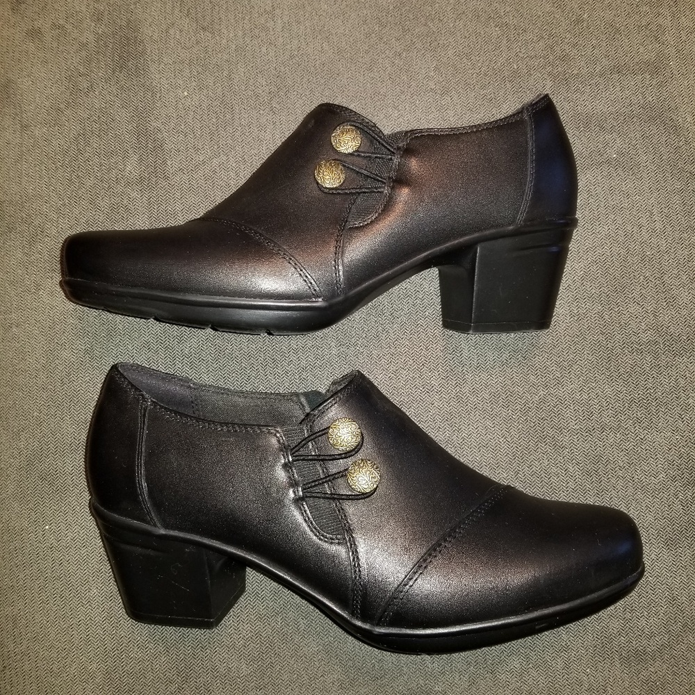 Clarks Emslie Warren Leather Bootie Sz 7.5 Wide